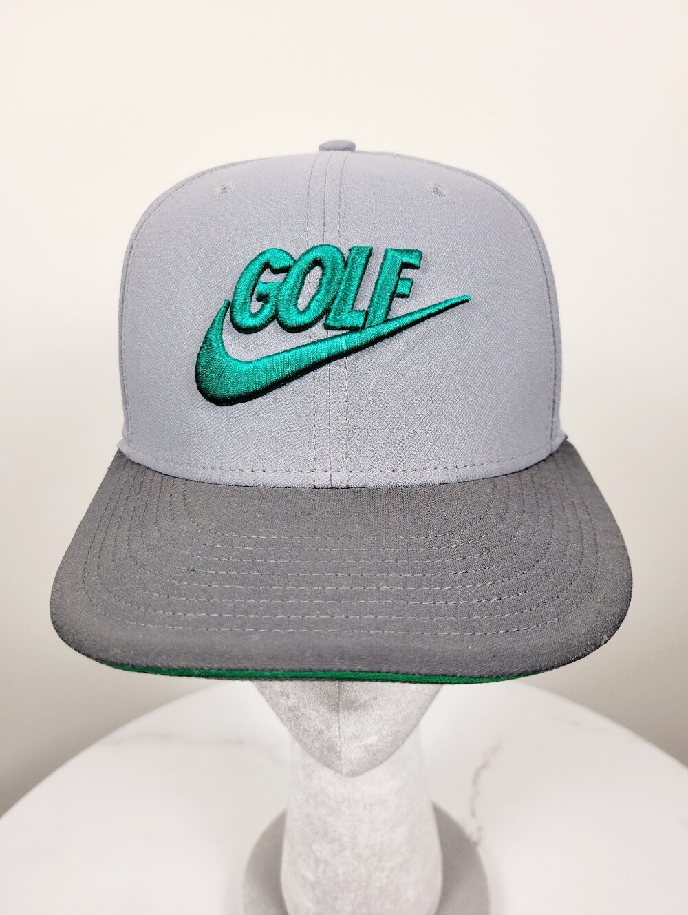 Nike Golf Grey & Green Snapback Hat Cap Snapback